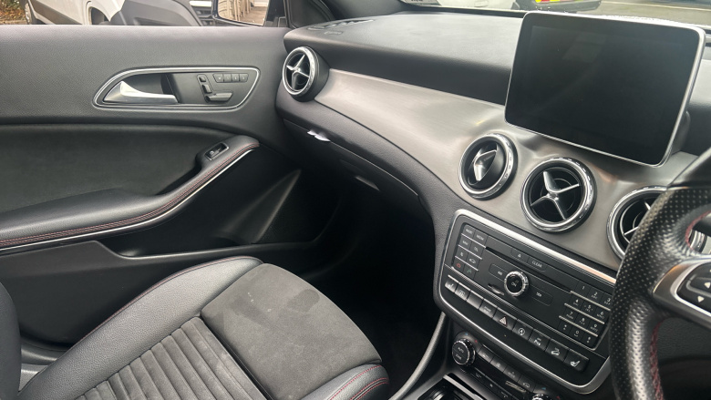 Mercedes-Benz GLA 220d 4Matic AMG Line 5dr Auto [Prem Plus] Diesel Hatchback